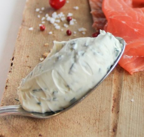 Creme ciboulette pour accompagner le saumon fumé